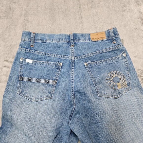 Akademiks Men's Light Wash Distressed Straight Leg Denim Jean Size 34x32 - Picture 3 of 14